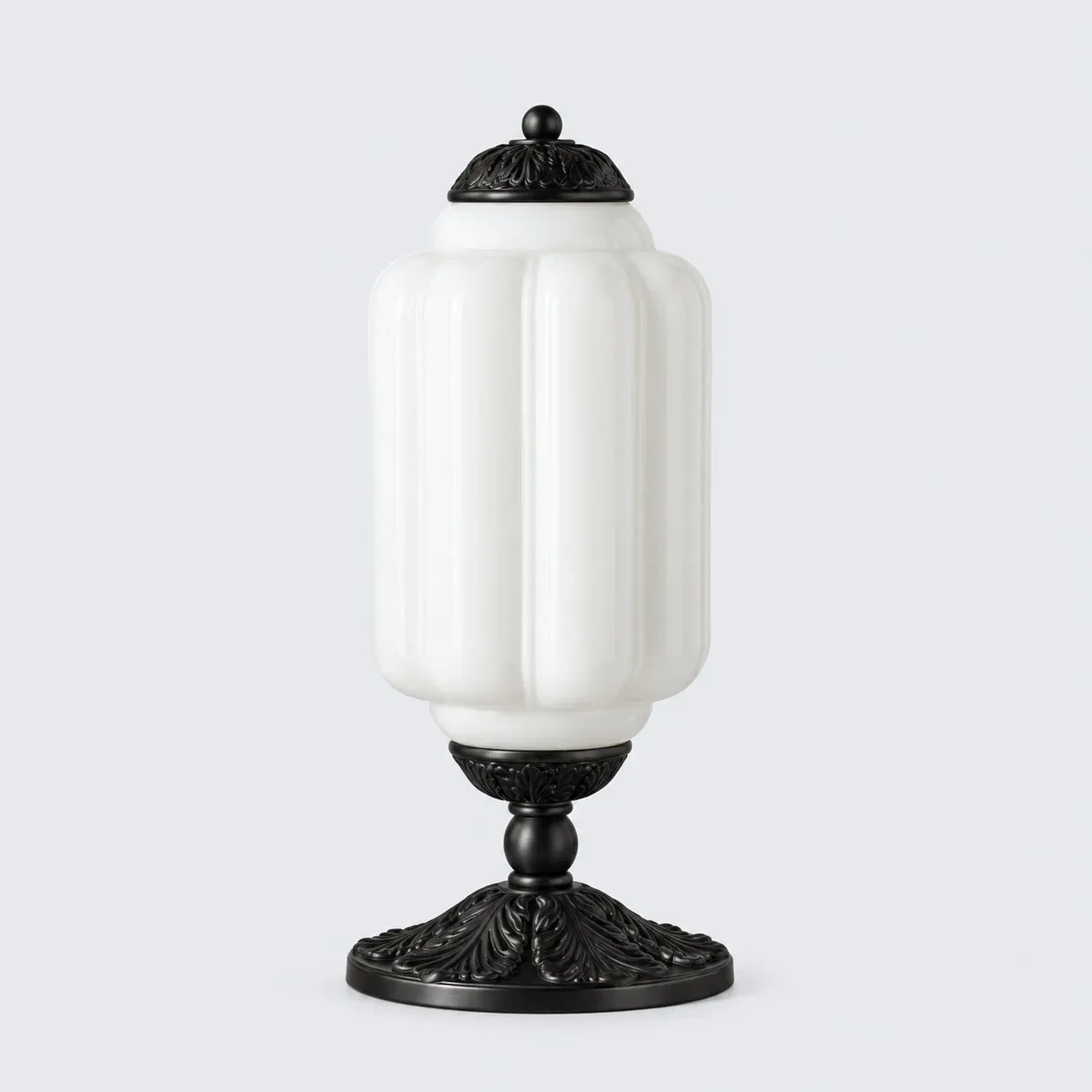 Verre à lait blanc avec base en métal noir
