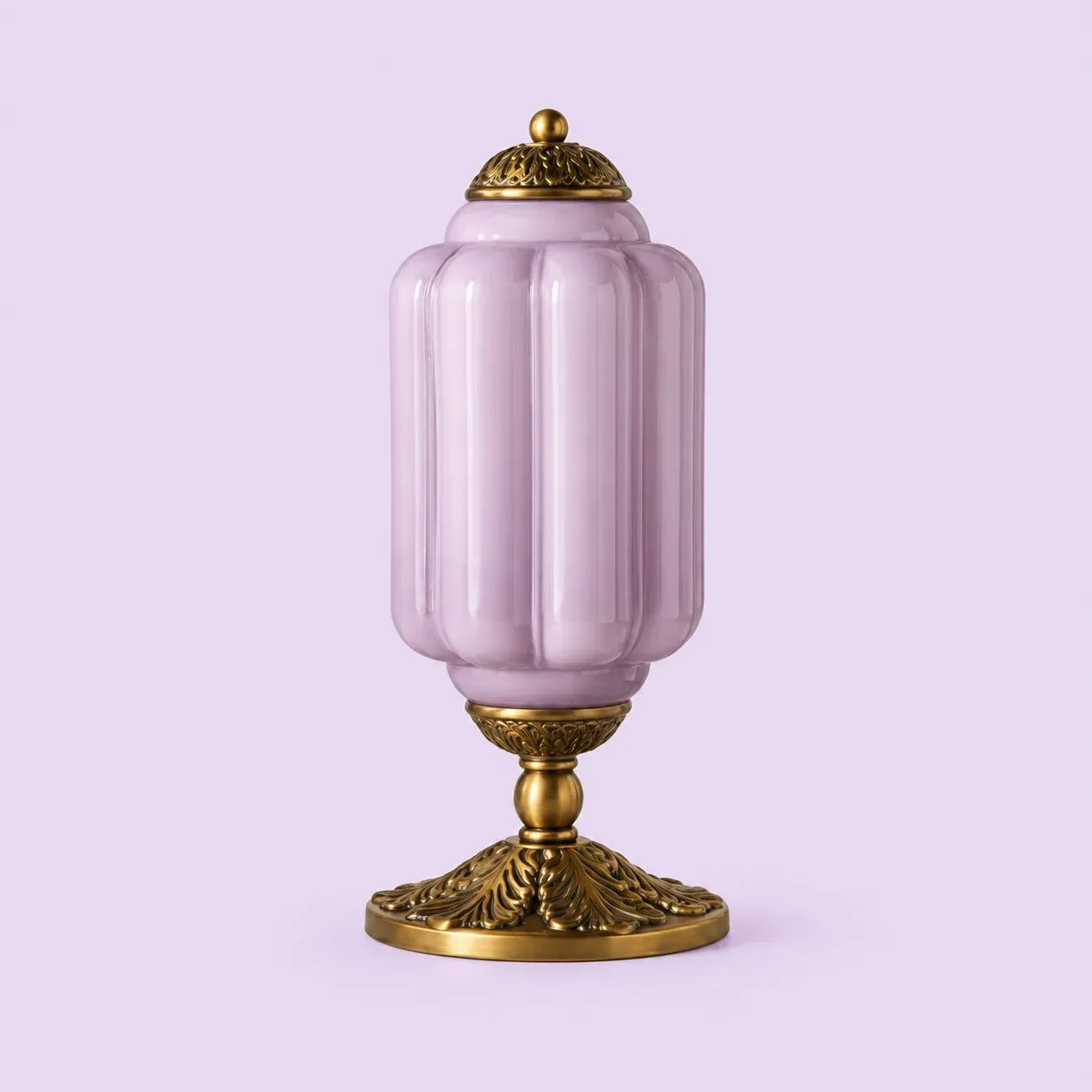 Verre à lait lavande avec base en métal laiton