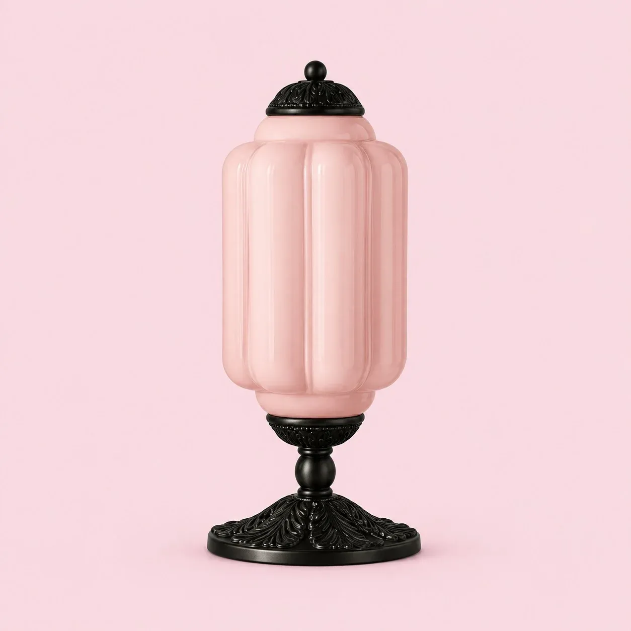Verre à lait rose avec base en métal noir